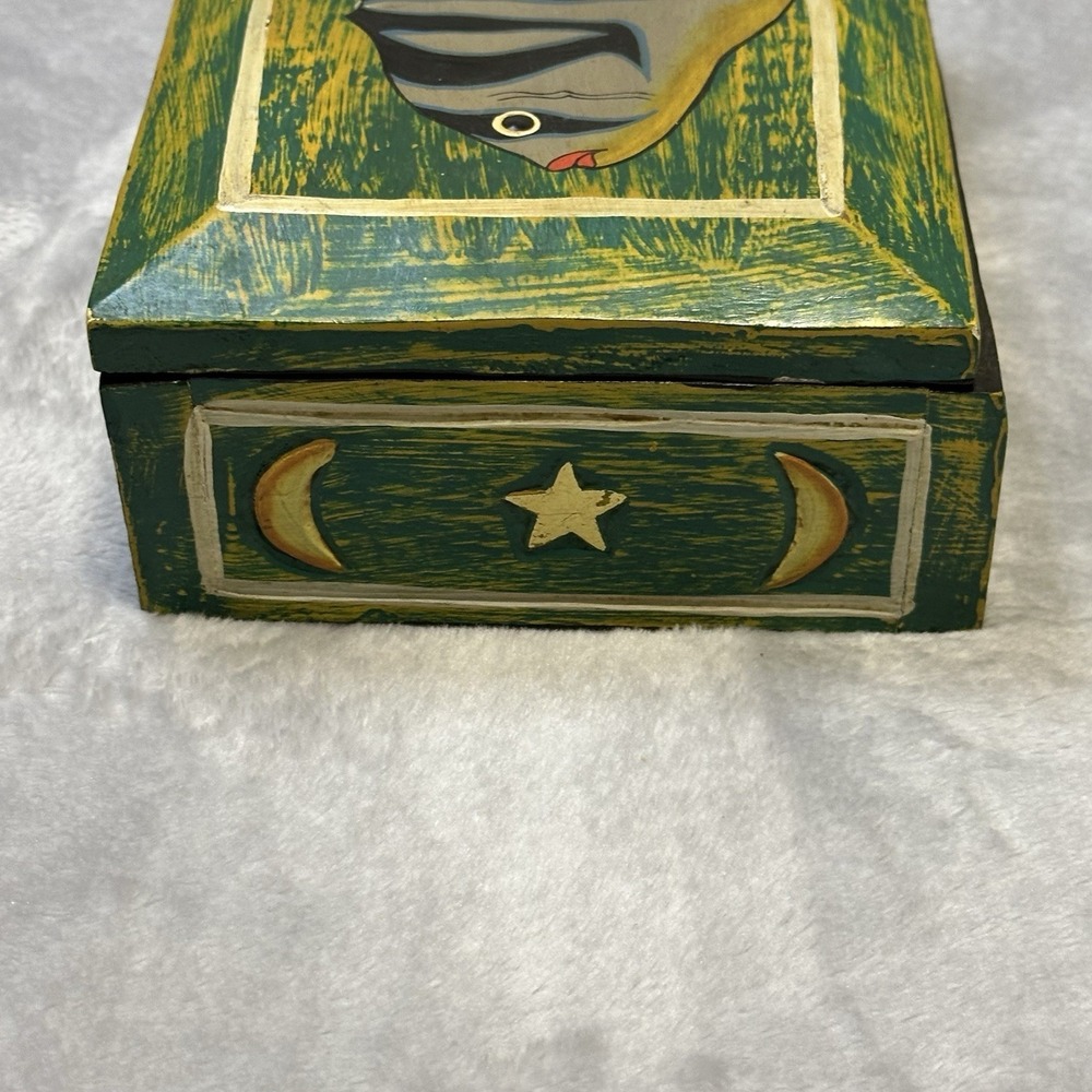 Vintage Hinged Wooden Box Hand Painted Fish Moon & Stars Green Colorful - Picture 7 of 14